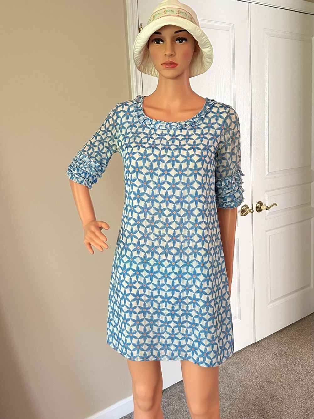 Lilly Pulitzer Blue and White summary dress
